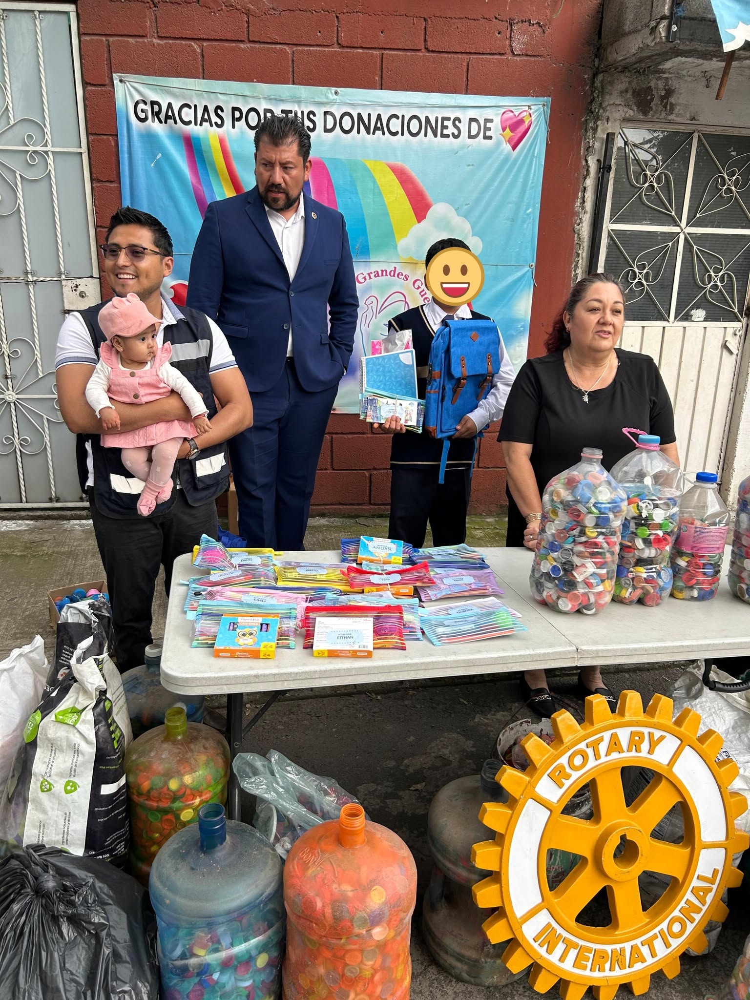 Donativo de útiles escolares